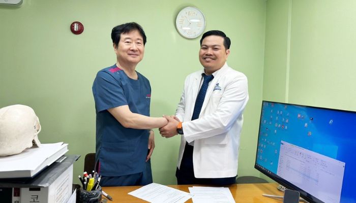 Bác sĩ Phùng Mạnh Cường thường xuyên tu nghiệp tại Hàn Quốc