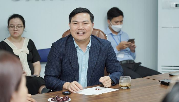 BS Phùng Mạnh Cường - Chủ tịch Hiệp hội phẫu thuật thẩm mỹ Hàn Quốc KSAS khu vực Việt Nam phụ trách khoa tái phẫu thuật sửa mí hỏng
